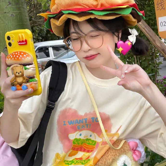 张子枫 